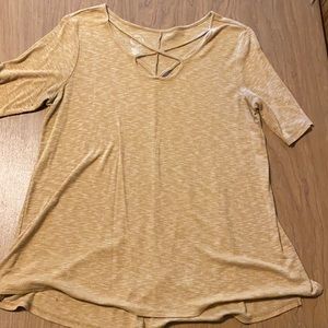 5/$25  Maurices top. Gold color